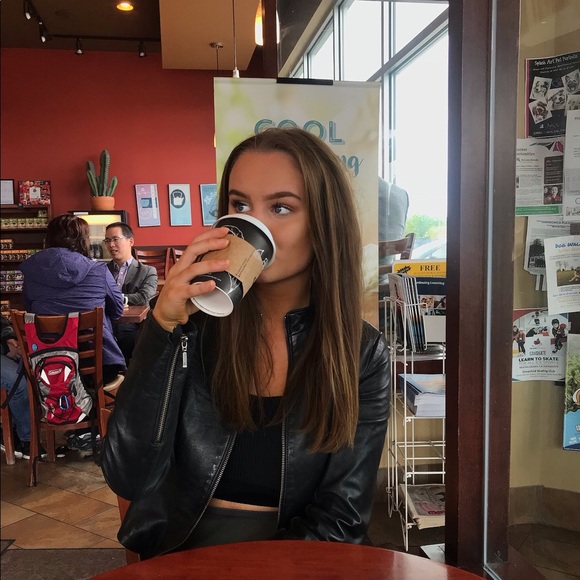 Meet your Posher, Téa - Picture 1 of 1